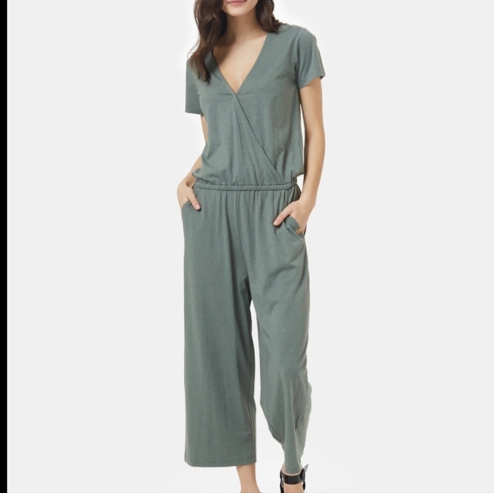 Tentree Blakely Shortsleeve V neck Knit Jumpsuit